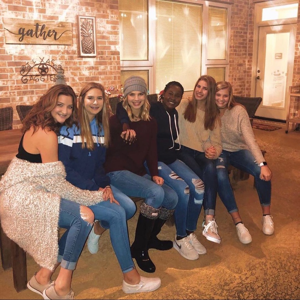 Meet your Posher, Alyssa